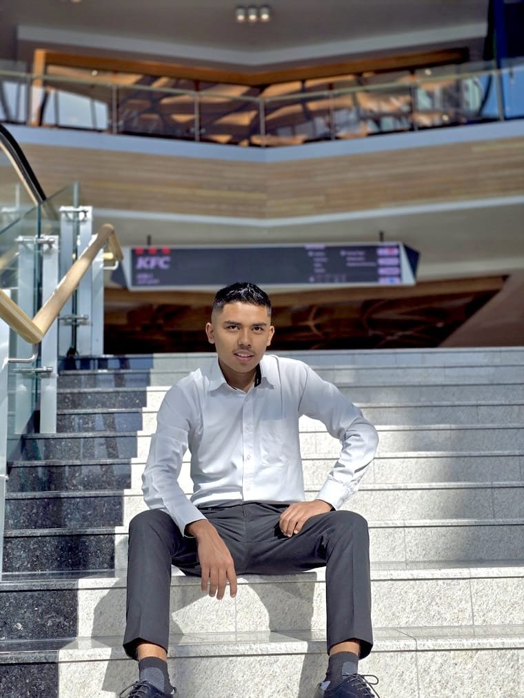 Nightmare of a Foreign Life a Poem by Roshan Ghalan