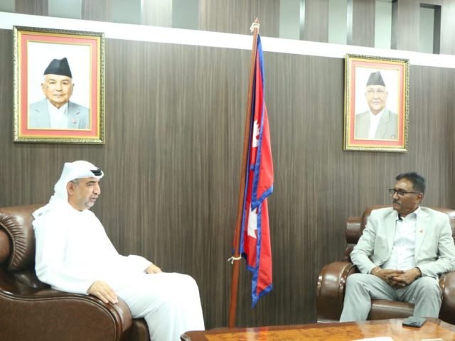 युएईमा कार्यरत नेपाली श्रमिकलाई न्यूनतम १,४०० दिराम सेवा–सुविधा सुनिश्चित गर्न सहमति